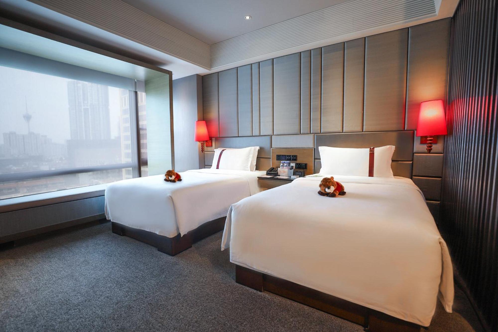 Rhombus Park Aura Hotel