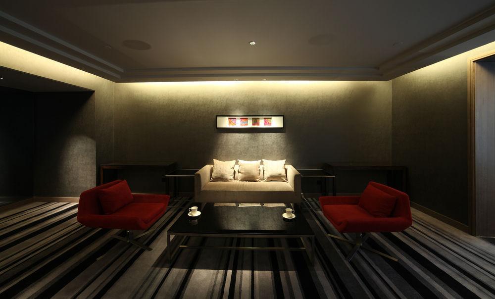 โรงแรม โรงแรมโรมบัส ปาร์ค ออร่า 5*
