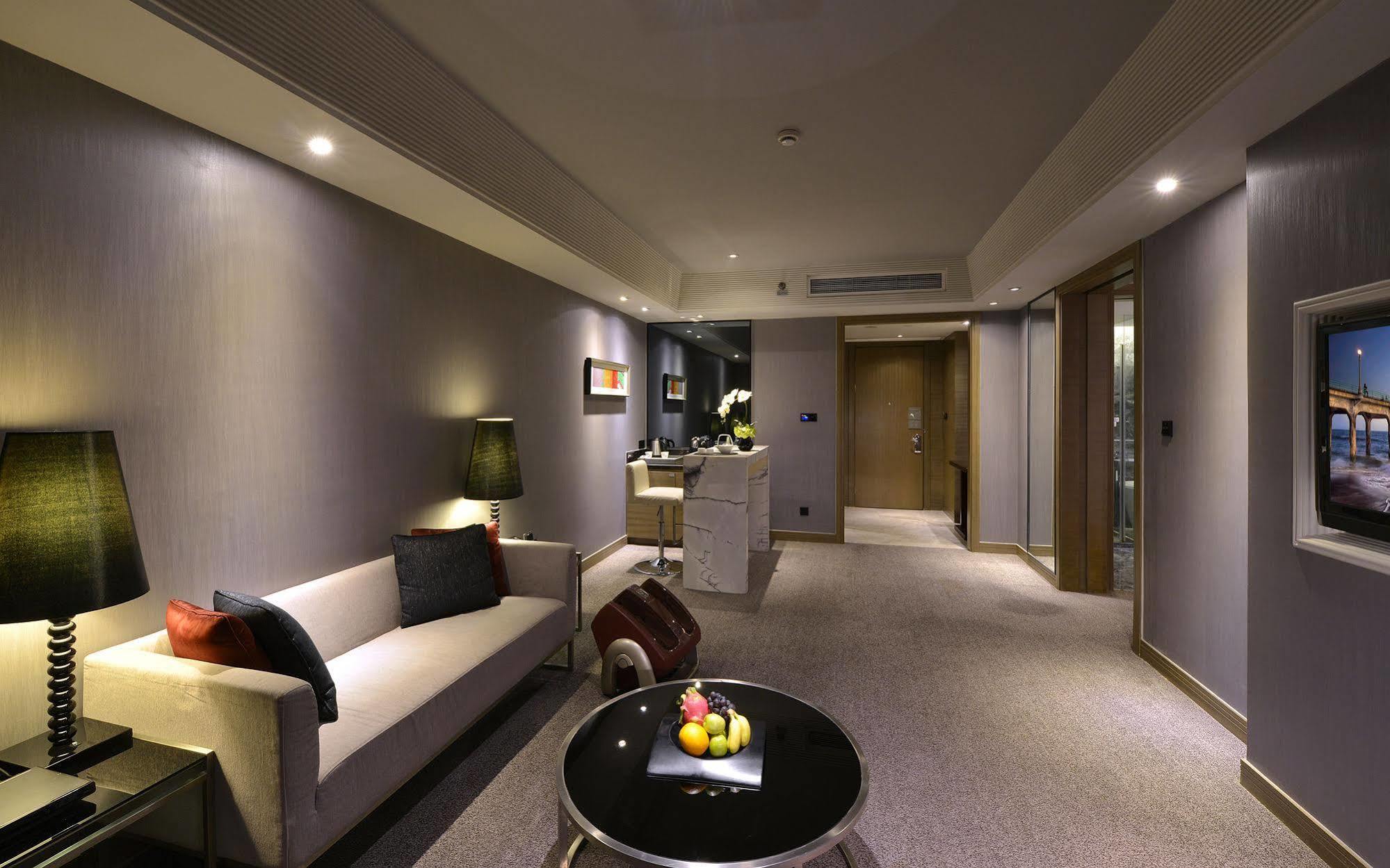 โรงแรม โรงแรมโรมบัส ปาร์ค ออร่า 5*
